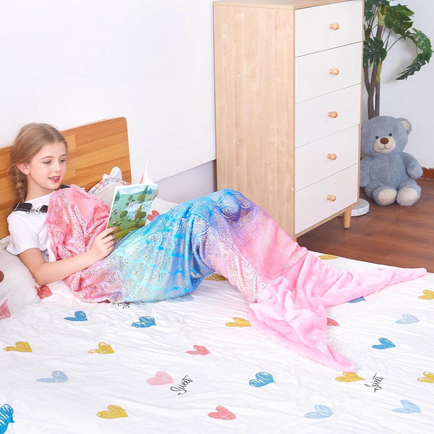 Mermaid Tail Blanket, Soft Warm Plush Fleece Sleeping Bag Snuggle Blanket for Teens 155 X 48 Cm Rainbow Ombre, Fish Scale Pattern
